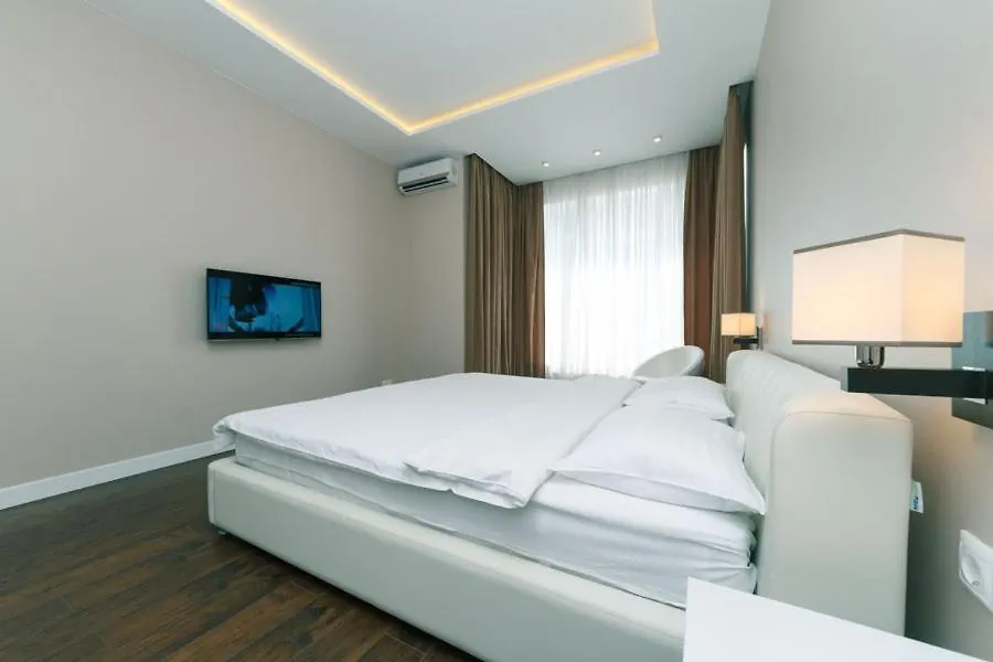 Квартира На Улице Деловая Kiew Apartment